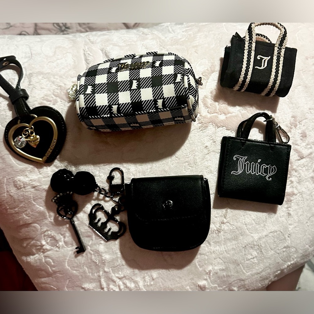 Juicy Couture black charm set